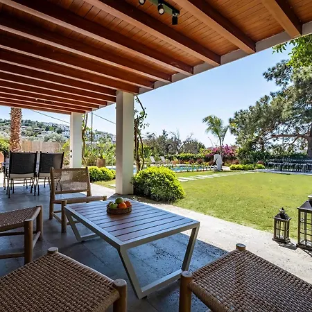 Luxury With Private Pool In