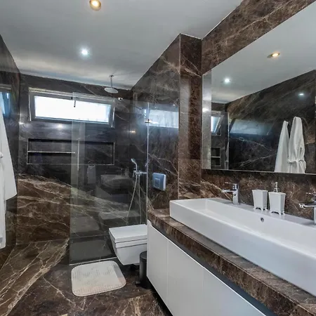 Villa Luxury With Private Pool In