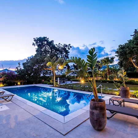Villa Luxury With Private Pool In *