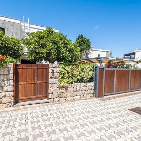 Βίλα Luxury With Private Pool In